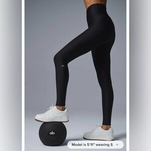 ALO 7/8 High-Waist Airlift Legging Size small